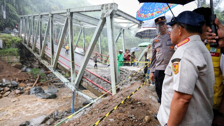 Warga Bener Meriah Riang Meneriakkan "Hidup Prabowo" saat Satgas PRR Pastikan Jembatan Enang-Enang Dituntaskan