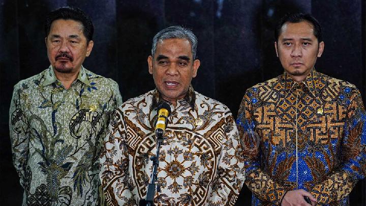 Muzani Terbang ke Iran Malam Ini Didampingi Ulama