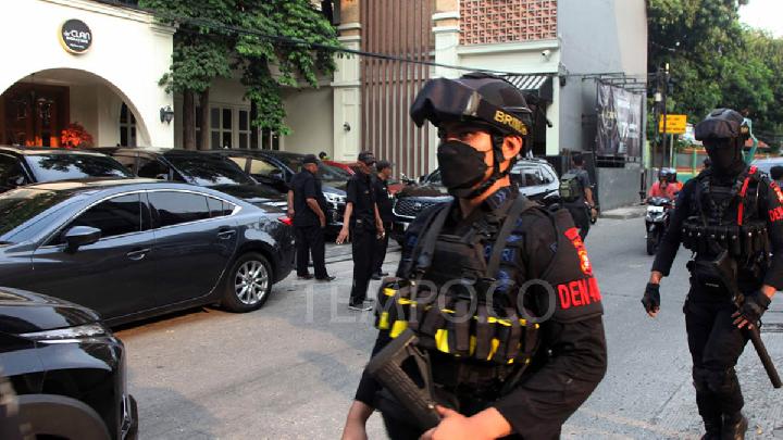 Polisi Geledah Cafe de'Clan, TKP Penguntitan Jampidsus