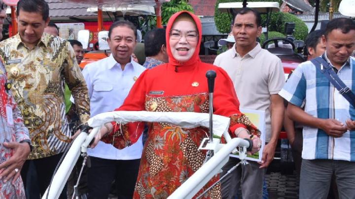 Profil Bupati Sukoharjo Etik Suryani yang Kena OTT KPK