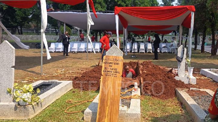 Pemakaman Rachmat Gobel Digelar Secara Militer