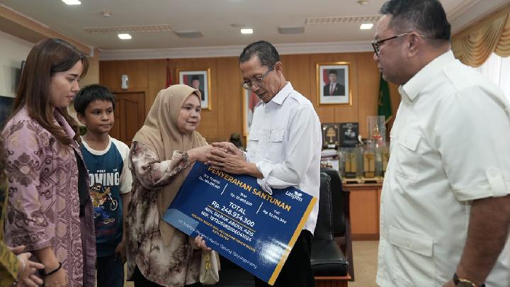 Taspen Salurkan Manfaat JKK dan JKM Kepada Dua Keluarga ASN di Kepulauan Riau