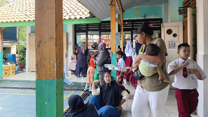 Hari Pertama Sekolah, MBG di SDN Grogol 05 Dibagikan Pagi