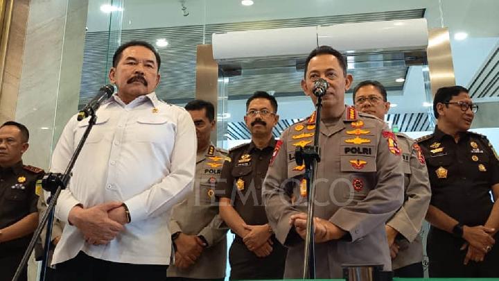 Kapolri Bertemu Jaksa Agung Seusai dari Mabes TNI