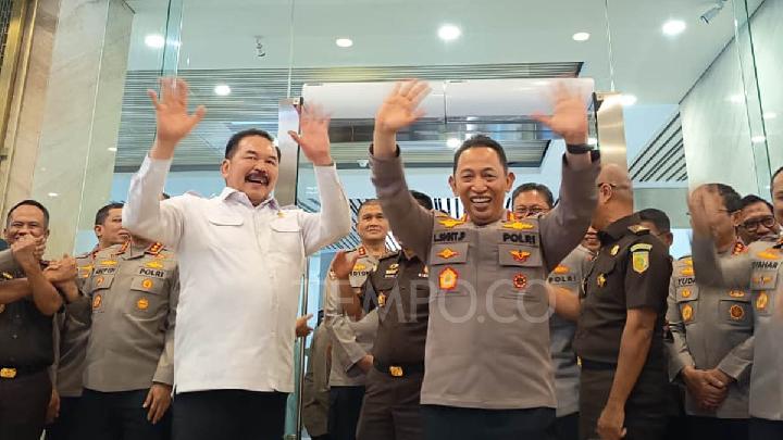 Kapolri Bertemu Jaksa Agung: Jangan Berpikir Kami Rival