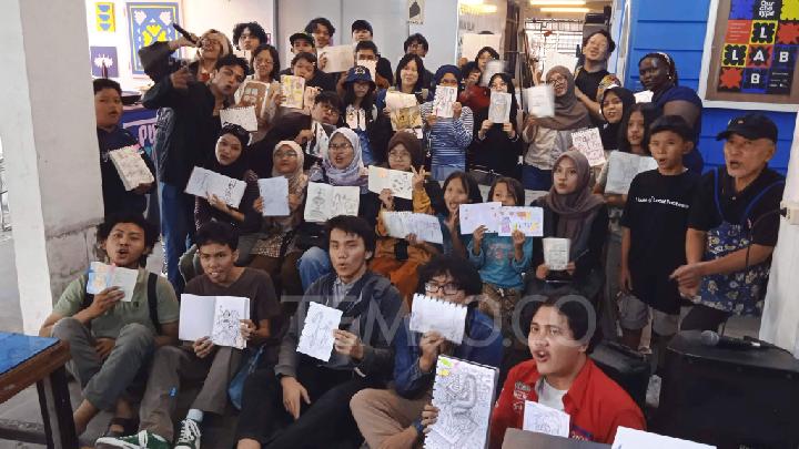 Ramai-ramai Menggambar di Pasar